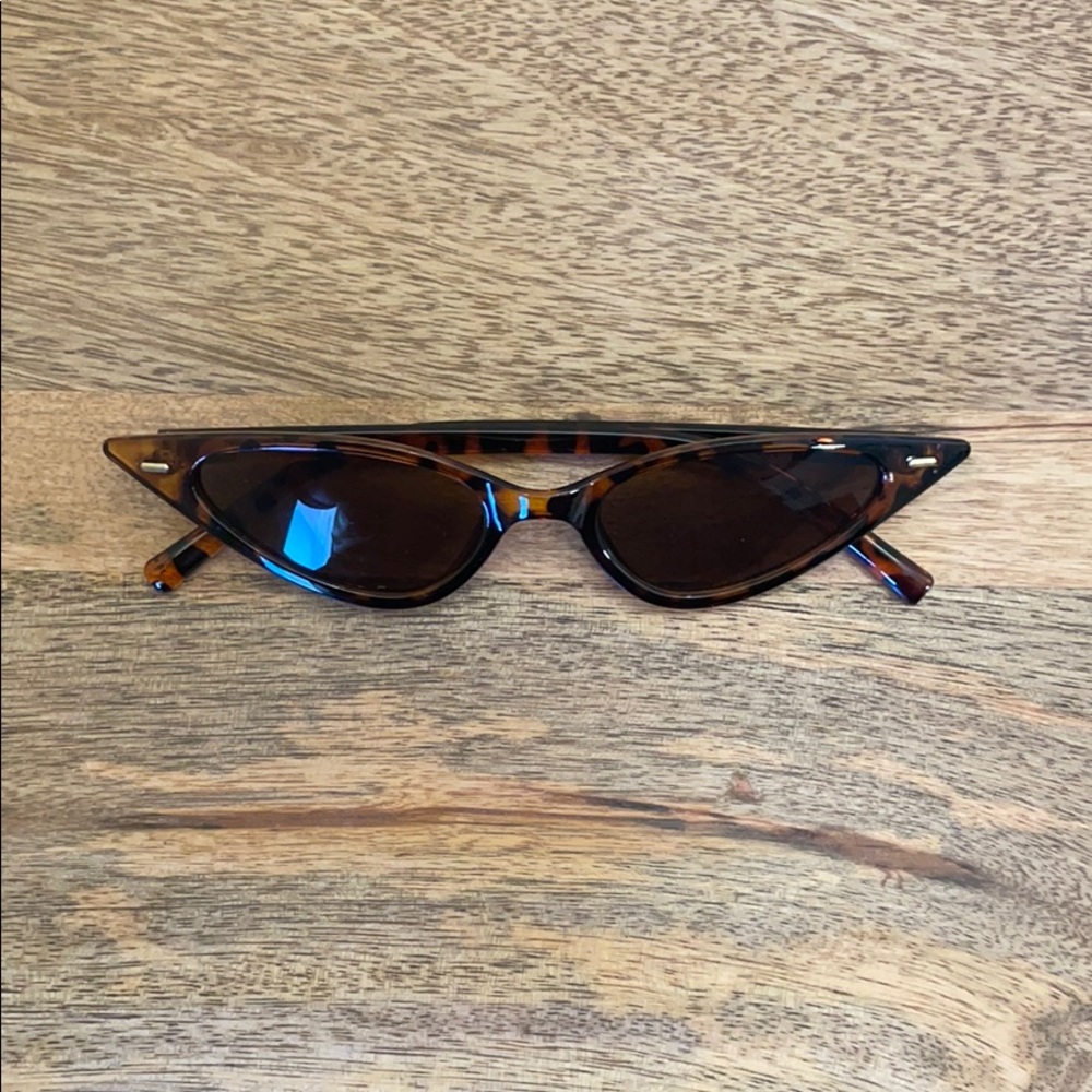 ✨ Vintage Cat Eye Sunglasses